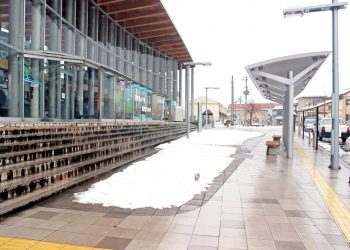 駅, ロータリー, 町, 曇り, 雪, 冬, 屋外