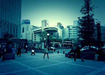 駅,ロータリー,都市,屋外,曇り,冬,ホラー