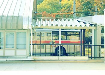駅,ロータリー,町,屋外,晴れ,秋,昭和レトロ