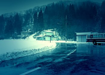 村,ロータリー,雪,曇り,屋外,冬,ホラー