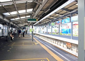 町,駅,夏,屋内,晴れ