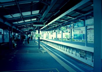 町,駅,夏,屋内,晴れ,ホラー