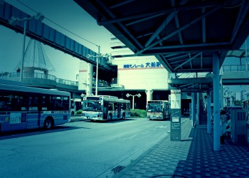駅,ロータリー,屋外,夏,晴れ,ホラー