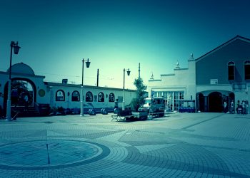 駅,町,屋外,夏,晴れ,ホラー