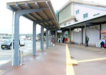 駅前,ロータリー,町,屋外,曇り