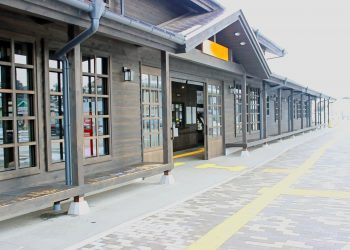 駅前,建物前,村,屋外,冬,曇り