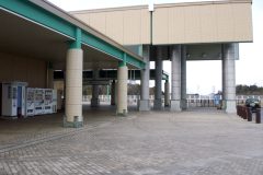 建物前,駅,町,曇り,屋外