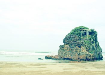 浜辺,神社,屋外,秋,曇り,昭和レトロ