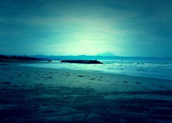 浜辺,村,屋外,秋,晴れ,ホラー