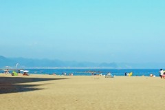  浜辺,町,屋外,夏,晴れ