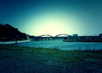 川,町, 屋外, 秋,晴れ,ホラー