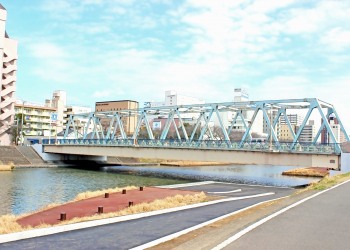川,町,屋外,秋,晴れ