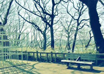 町,公園,冬,屋外,晴れ,昭和レトロ
