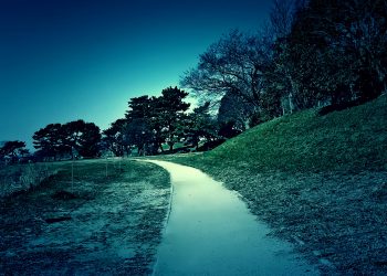 町,公園,冬,屋外,晴れ,ホラー