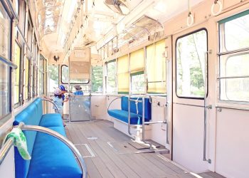 乗り物,バス,村,屋内,晴れ