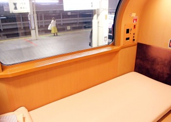 乗り物,寝台列車,屋内