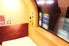 乗り物,寝台列車,屋内