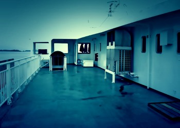 乗り物,船,屋外,雨,夏,ホラー