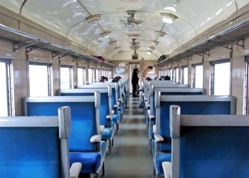 乗り物,電車,屋内