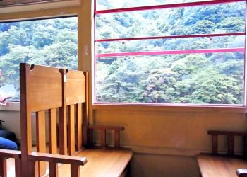 乗り物,電車,屋内