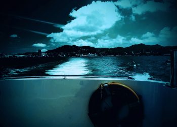 乗り物,船,晴れ,夏,屋外,ホラー