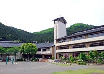 建物前,村,屋外,夏,曇り