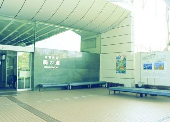 町,建物前,屋外,昭和レトロ,晴れ