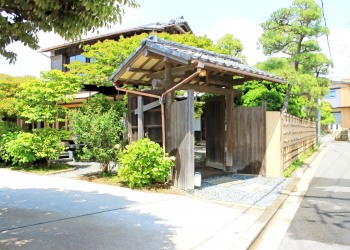 建物前,町,屋外,夏