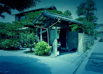 建物前,町,屋外,夏,ホラー