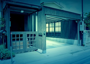 建物前,町,屋外,夏,ホラー