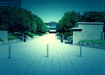 建物前,都市,屋外,夏,晴れ,ホラー