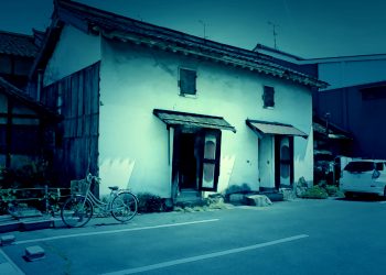 建物前,町,屋外,夏,晴れ,ホラー
