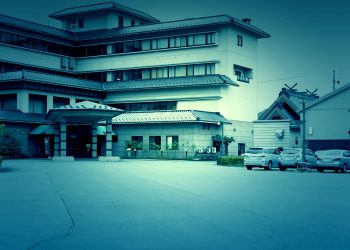 建物前,町,屋外,夏,曇り,ホラー