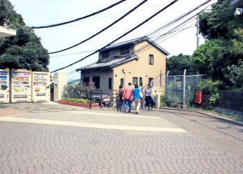 建物前,町,屋外,夏,晴れ