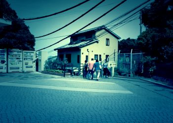 建物前,町,屋外,夏,晴れ,ホラー