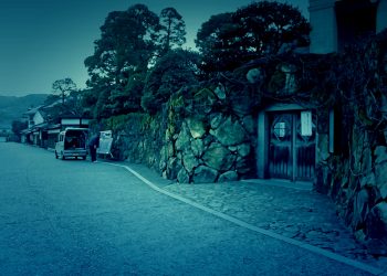 建物前,町,屋外,冬,曇り,ホラー