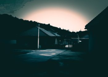 建物前,村,曇り,屋外,ホラー