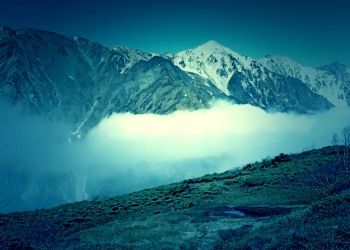 山道,アウトドア,屋外,秋,晴れ,ホラー