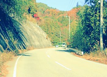 山道,アウトドア,屋外,秋,晴れ,昭和レトロ