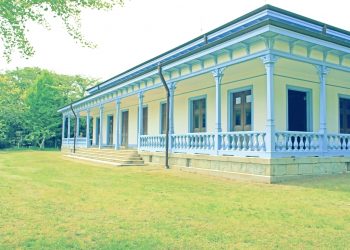 洋館,洋風庭園,屋外,春,晴れ,昭和レトロ