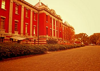 洋館,建物前,町,屋外,秋,晴れ,ヴィンテージ