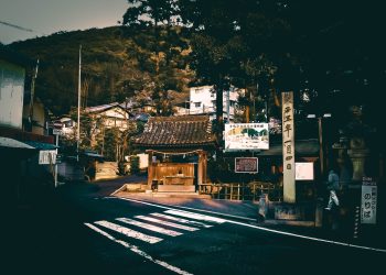 神社,村,道路,屋外,秋,晴れ,ホラー
