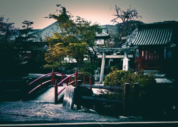 神社,村,屋外,秋,晴れ,ホラー